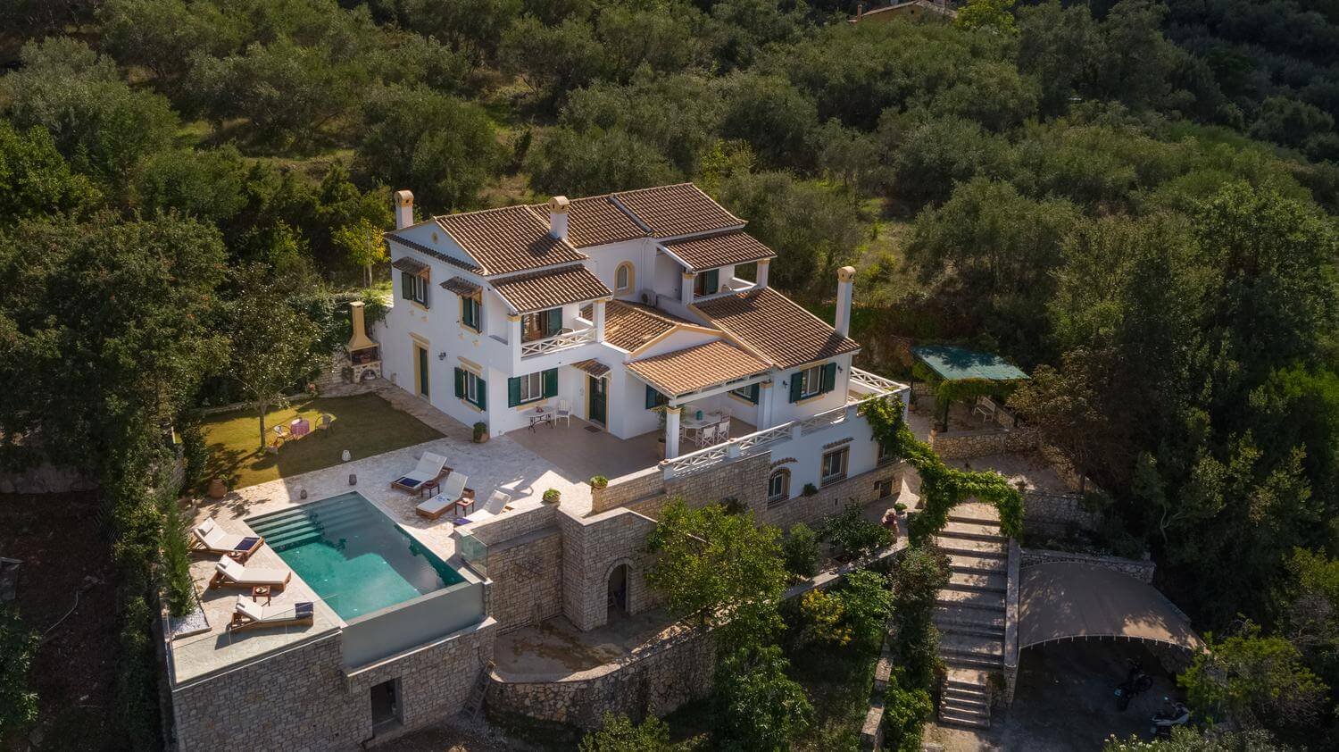 villa-magnolia-side-view